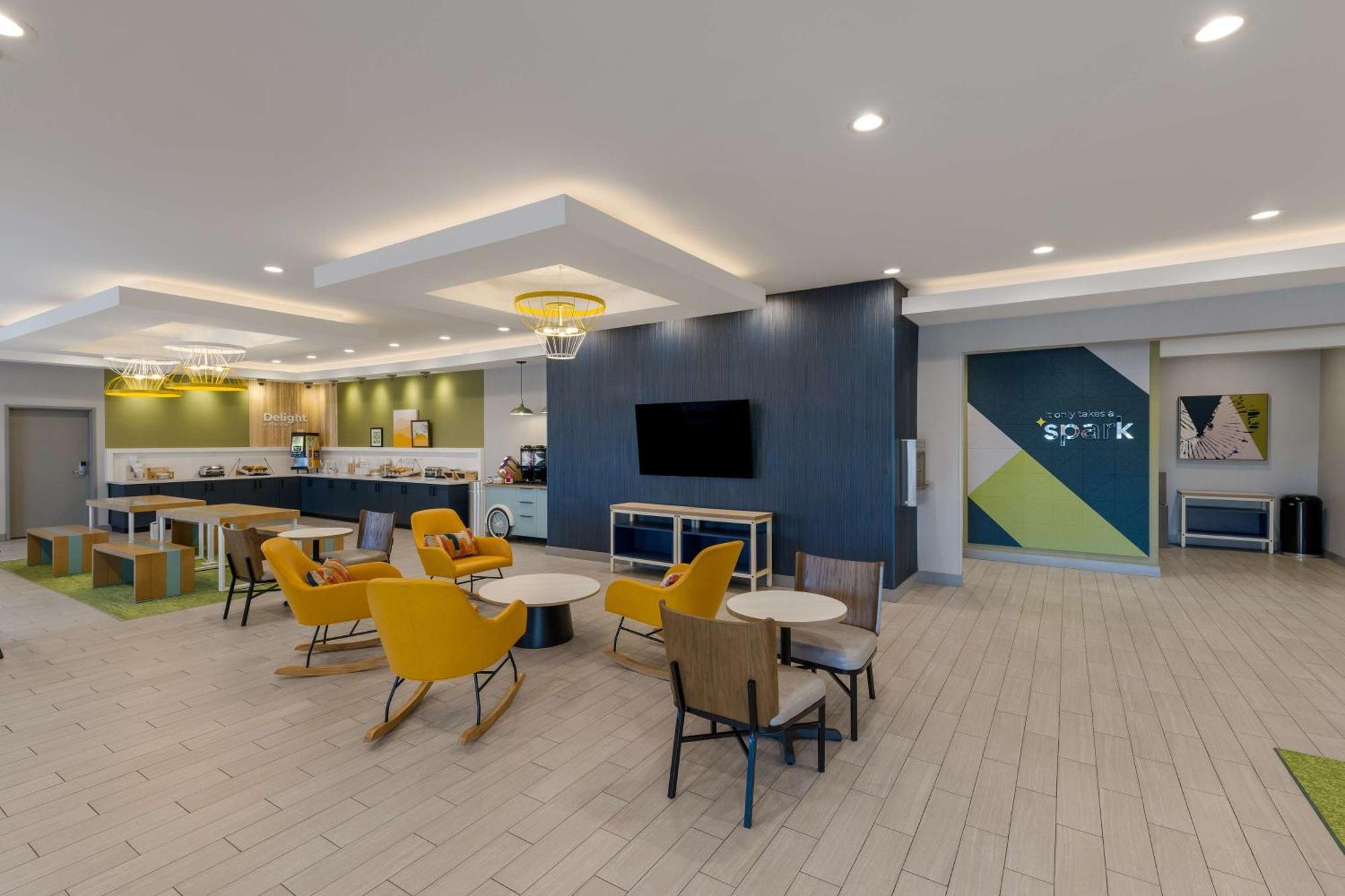 Spark By Hilton Midland South Εξωτερικό φωτογραφία