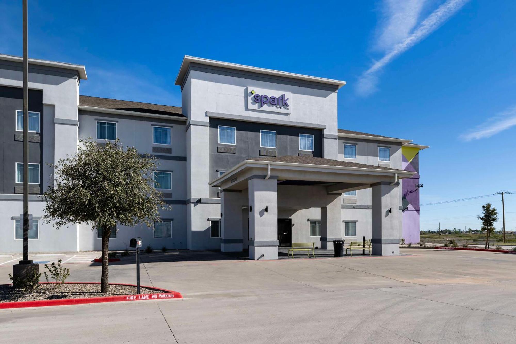 Spark By Hilton Midland South Εξωτερικό φωτογραφία