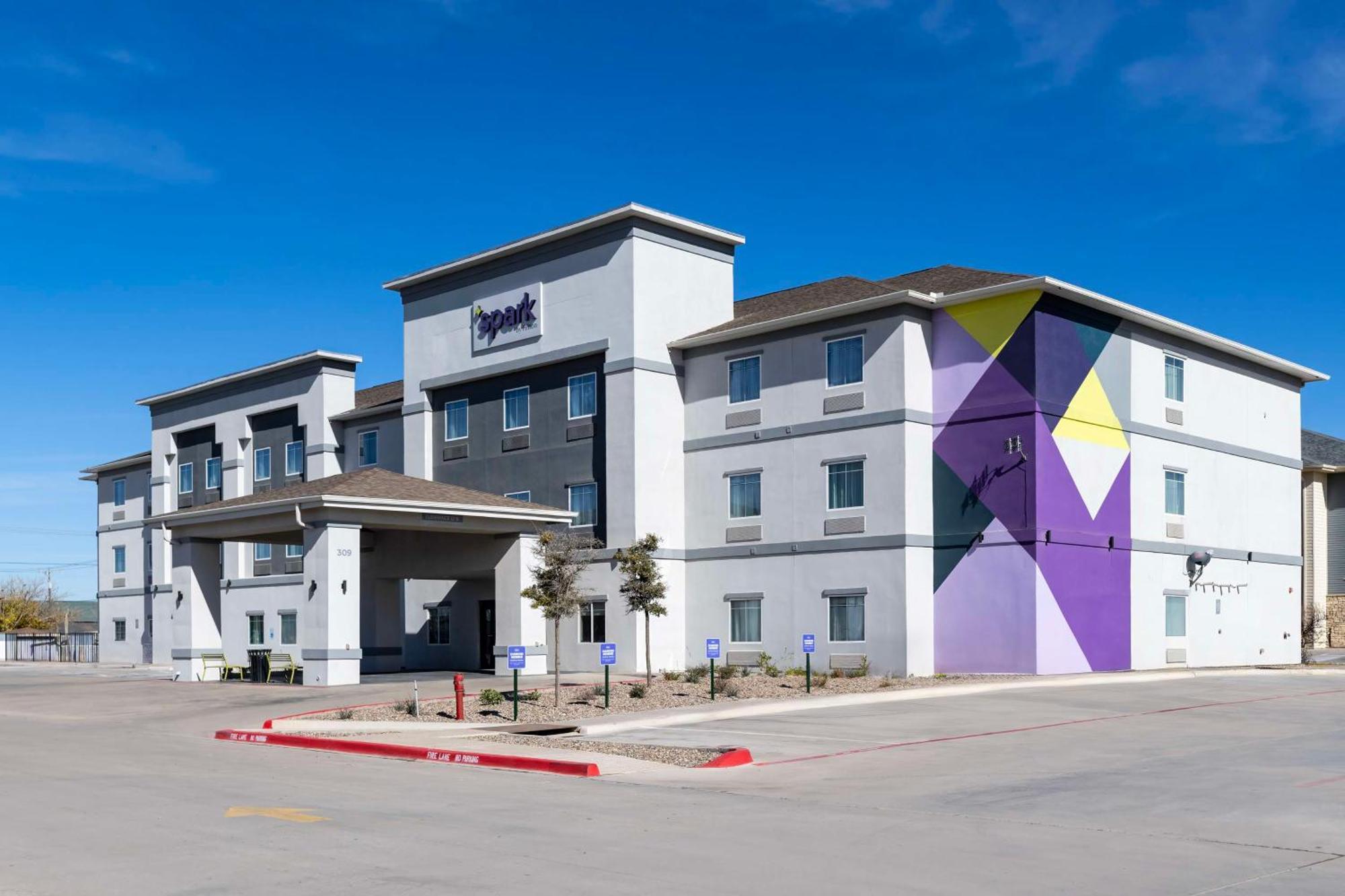Spark By Hilton Midland South Εξωτερικό φωτογραφία